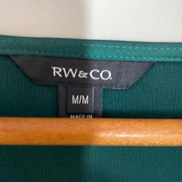 Emerald Green Women's Top - Picture 3 of 3